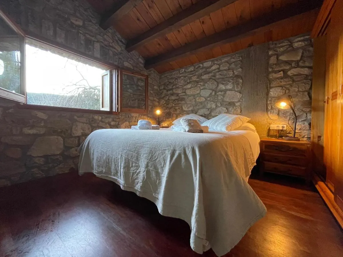 El Vilarot. La casa de piedra en la naturaleza. Gerona Chalet