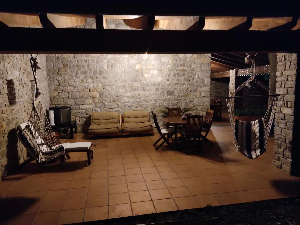 Chalet El Vilarot. La casa de piedra en la naturaleza. Gerona